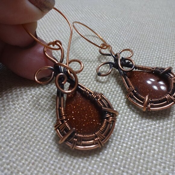 Rustic GOLD SUNSTONE Handmade COPPER WIRE-WRAPPED Dangle Earrings #173C - Picture 2 of 3